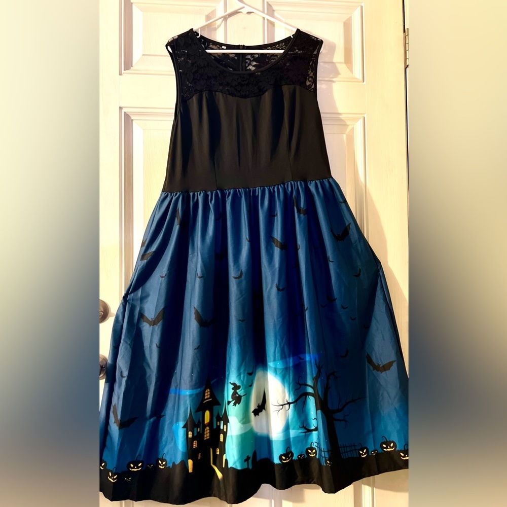 NWOT- spooky/ Halloween Women’s sleeveless Haunted House Dress size XXL